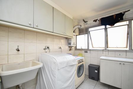 Apartamento à venda com 227m², 3 quartos e 4 vagas Apartamento à venda com 227m², 3 quartos e 4 vagaslavanderia