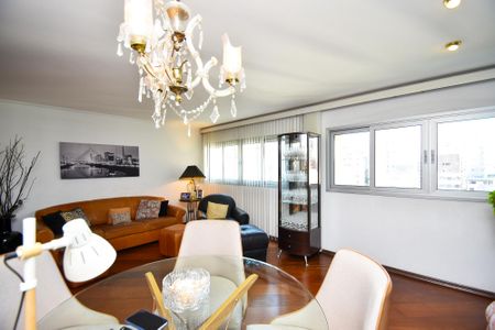 Apartamento à venda com 227m², 3 quartos e 4 vagas Apartamento à venda com 227m², 3 quartos e 4 vagassala de jantar 1