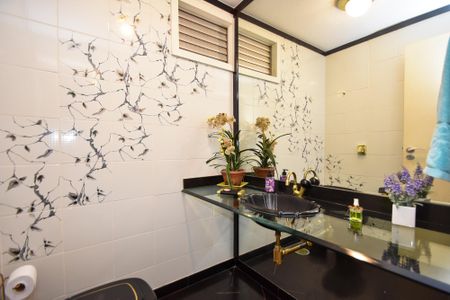 Apartamento à venda com 227m², 3 quartos e 4 vagas Apartamento à venda com 227m², 3 quartos e 4 vagaslavabo