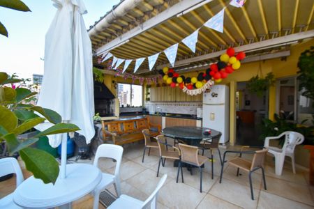 Apartamento à venda com 227m², 3 quartos e 4 vagas Apartamento à venda com 227m², 3 quartos e 4 vagasvaranda sala piso superior