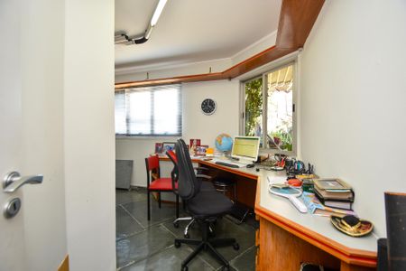 Apartamento à venda com 227m², 3 quartos e 4 vagas Apartamento à venda com 227m², 3 quartos e 4 vagasv