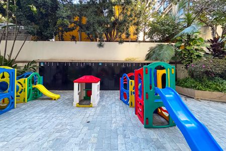 Apartamento à venda com 227m², 3 quartos e 4 vagas Apartamento à venda com 227m², 3 quartos e 4 vagasplayground