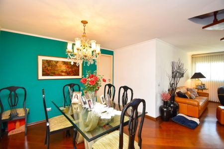 Apartamento à venda com 227m², 3 quartos e 4 vagas Apartamento à venda com 227m², 3 quartos e 4 vagassala de jantar 2