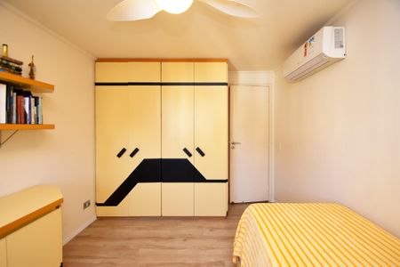 Apartamento à venda com 227m², 3 quartos e 4 vagas Apartamento à venda com 227m², 3 quartos e 4 vagasquarto 1