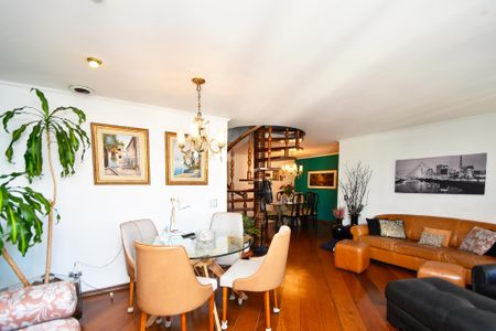 Apartamento à venda com 227m², 3 quartos e 4 vagas Apartamento à venda com 227m², 3 quartos e 4 vagassala de jantar 1
