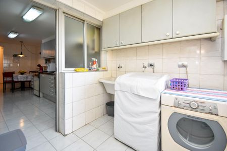 Apartamento à venda com 227m², 3 quartos e 4 vagas Apartamento à venda com 227m², 3 quartos e 4 vagaslavanderia