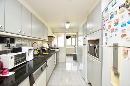 Apartamento à venda com 227m², 3 quartos e 4 vagas Apartamento à venda com 227m², 3 quartos e 4 vagascozinha