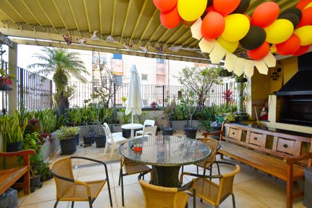 Apartamento à venda com 227m², 3 quartos e 4 vagas Apartamento à venda com 227m², 3 quartos e 4 vagasvaranda sala piso superior