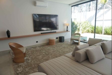 Sala de Estar de casa de condomínio à venda com 2 quartos, 330m² em Residencial Quatro (alphaville), Santana de Parnaíba