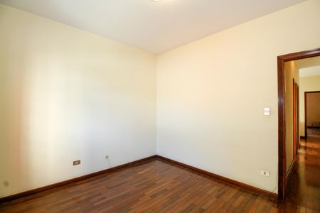 Casa à venda com 186m², 4 quartos e 2 vagasQuarto 2