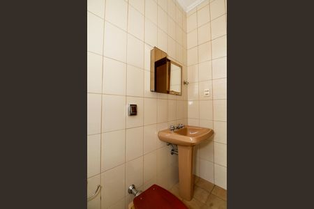Casa à venda com 186m², 4 quartos e 2 vagasBanheiro Social