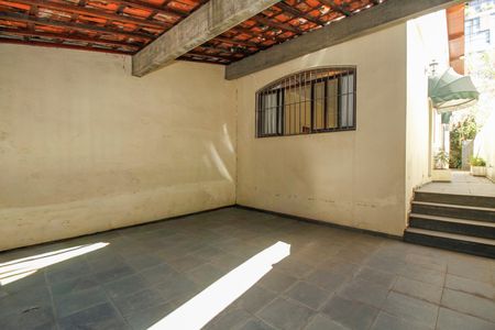 Casa à venda com 186m², 4 quartos e 2 vagasGaragem e Entrada da Casa