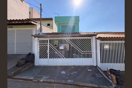 Fachada + plaquinha FRAY-586 de casa para alugar com 1 quarto, 45m² em Parque Oratório, Santo André