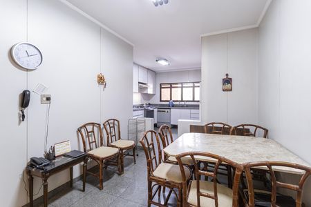 Apartamento à venda com 190m², 3 quartos e 3 vagas Apartamento à venda com 190m², 3 quartos e 3 vagasCozinha