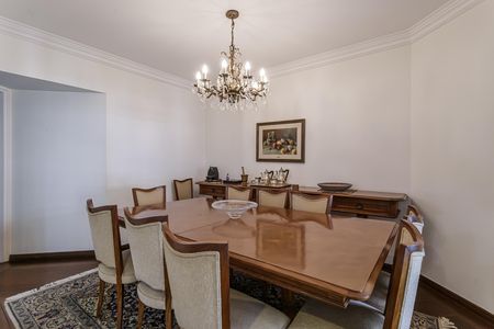 Apartamento à venda com 190m², 3 quartos e 3 vagas Apartamento à venda com 190m², 3 quartos e 3 vagasSala