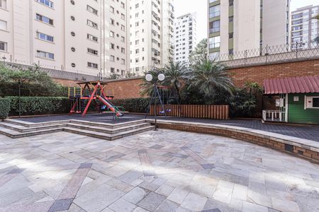 Apartamento à venda com 190m², 3 quartos e 3 vagas Apartamento à venda com 190m², 3 quartos e 3 vagasÁrea comum - Playground
