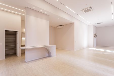 Apartamento à venda com 190m², 3 quartos e 3 vagas Apartamento à venda com 190m², 3 quartos e 3 vagasÁrea comum - Salão de festas