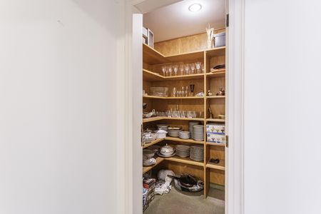Apartamento à venda com 190m², 3 quartos e 3 vagas Apartamento à venda com 190m², 3 quartos e 3 vagasDespensa