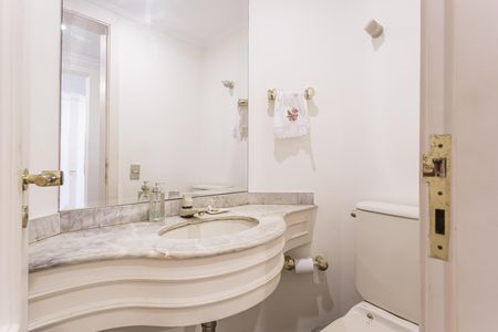 Apartamento à venda com 190m², 3 quartos e 3 vagas Apartamento à venda com 190m², 3 quartos e 3 vagasLavabo