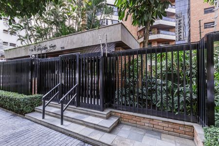 Apartamento à venda com 190m², 3 quartos e 3 vagas Apartamento à venda com 190m², 3 quartos e 3 vagasFachada