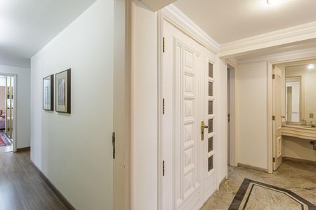 Apartamento à venda com 190m², 3 quartos e 3 vagas Apartamento à venda com 190m², 3 quartos e 3 vagasCorredor