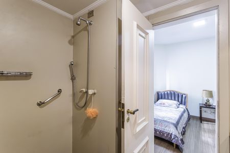 Apartamento à venda com 190m², 3 quartos e 3 vagas Apartamento à venda com 190m², 3 quartos e 3 vagasBanheiro da Suíte 1