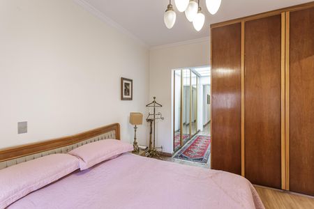 Apartamento à venda com 190m², 3 quartos e 3 vagas Apartamento à venda com 190m², 3 quartos e 3 vagasSuíte 3