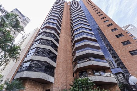 Apartamento à venda com 190m², 3 quartos e 3 vagas Apartamento à venda com 190m², 3 quartos e 3 vagasFachada