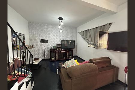 Casa à venda com 120m², 2 quartos e 1 vagaSala