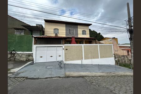Casa à venda com 120m², 2 quartos e 1 vagaFachada