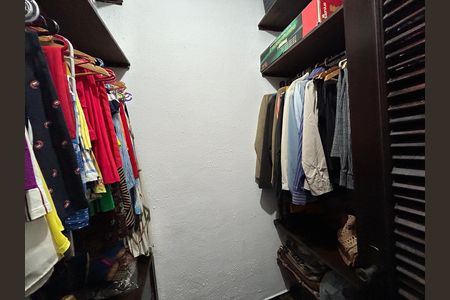 Casa à venda com 120m², 2 quartos e 1 vagaCloset da suíte