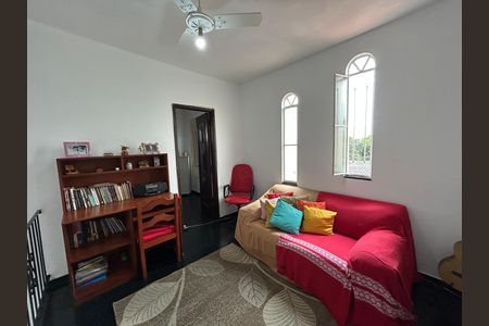 Casa à venda com 120m², 2 quartos e 1 vagaHall dos quartos