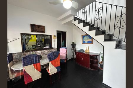 Casa à venda com 120m², 2 quartos e 1 vagaSala