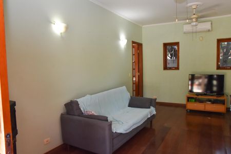 Sala de casa à venda com 2 quartos, 250m² em Jardim das Tulipas, Jundiaí