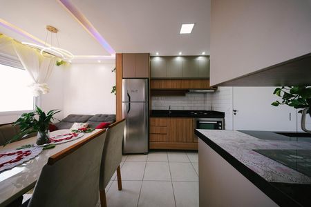 Sala/Cozinha e Área de Serviço de apartamento para alugar com 2 quartos, 34m² em Vila Ré, São Paulo