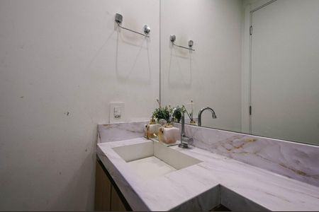 Banheiro de apartamento para alugar com 2 quartos, 34m² em Vila Ré, São Paulo