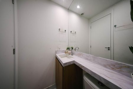 Banheiro de apartamento para alugar com 2 quartos, 34m² em Vila Ré, São Paulo
