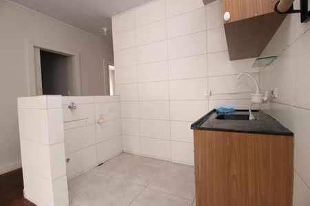 Cozinha e Área de Serviço de casa para alugar com 3 quartos, 80m² em Parolin, Curitiba