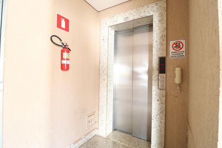 Apartamento para alugar com 57m², 1 quarto e 1 vagaElevador