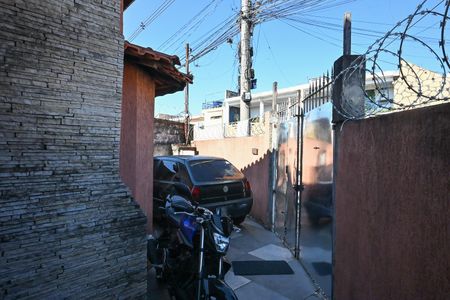 Garagem de casa à venda com 3 quartos, 224m² em Parque Maraba, Taboão da Serra