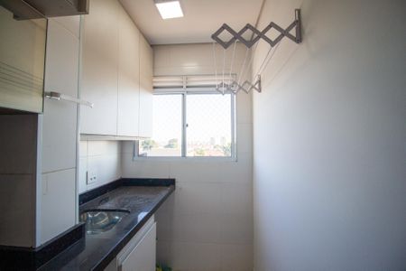 Área de Serviço de apartamento para alugar com 2 quartos, 48m² em Lopes de Oliveira, Sorocaba