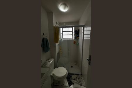 Banheiro de apartamento à venda com 2 quartos, 54m² em Vila Lutécia, Santo André
