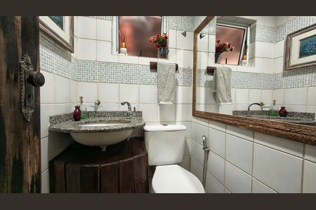 Casa de condomínio para alugar com 180m², 2 quartos e 2 vagas