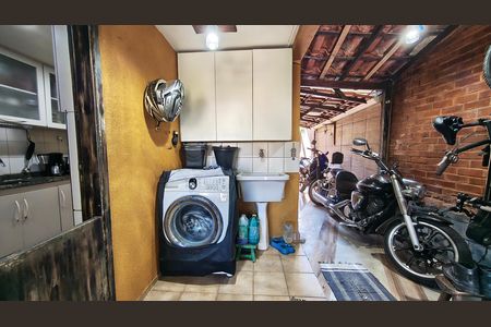 Casa de condomínio para alugar com 180m², 2 quartos e 2 vagas