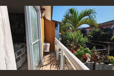 Casa de Condomínio para alugar com 2 quartos, 180m² em Vargem Grande, Rio de Janeiro