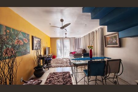 Casa de condomínio para alugar com 180m², 2 quartos e 2 vagas