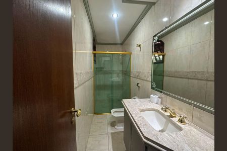 Banheiro de casa para alugar com 3 quartos, 100m² em Planalto, Belo Horizonte