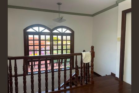 Corredor de casa para alugar com 3 quartos, 100m² em Planalto, Belo Horizonte