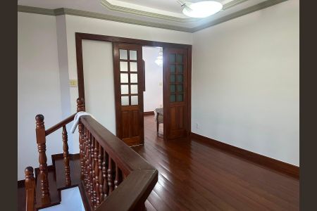 Corredor de casa para alugar com 3 quartos, 100m² em Planalto, Belo Horizonte