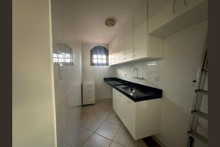 Cozinha de casa para alugar com 3 quartos, 100m² em Planalto, Belo Horizonte